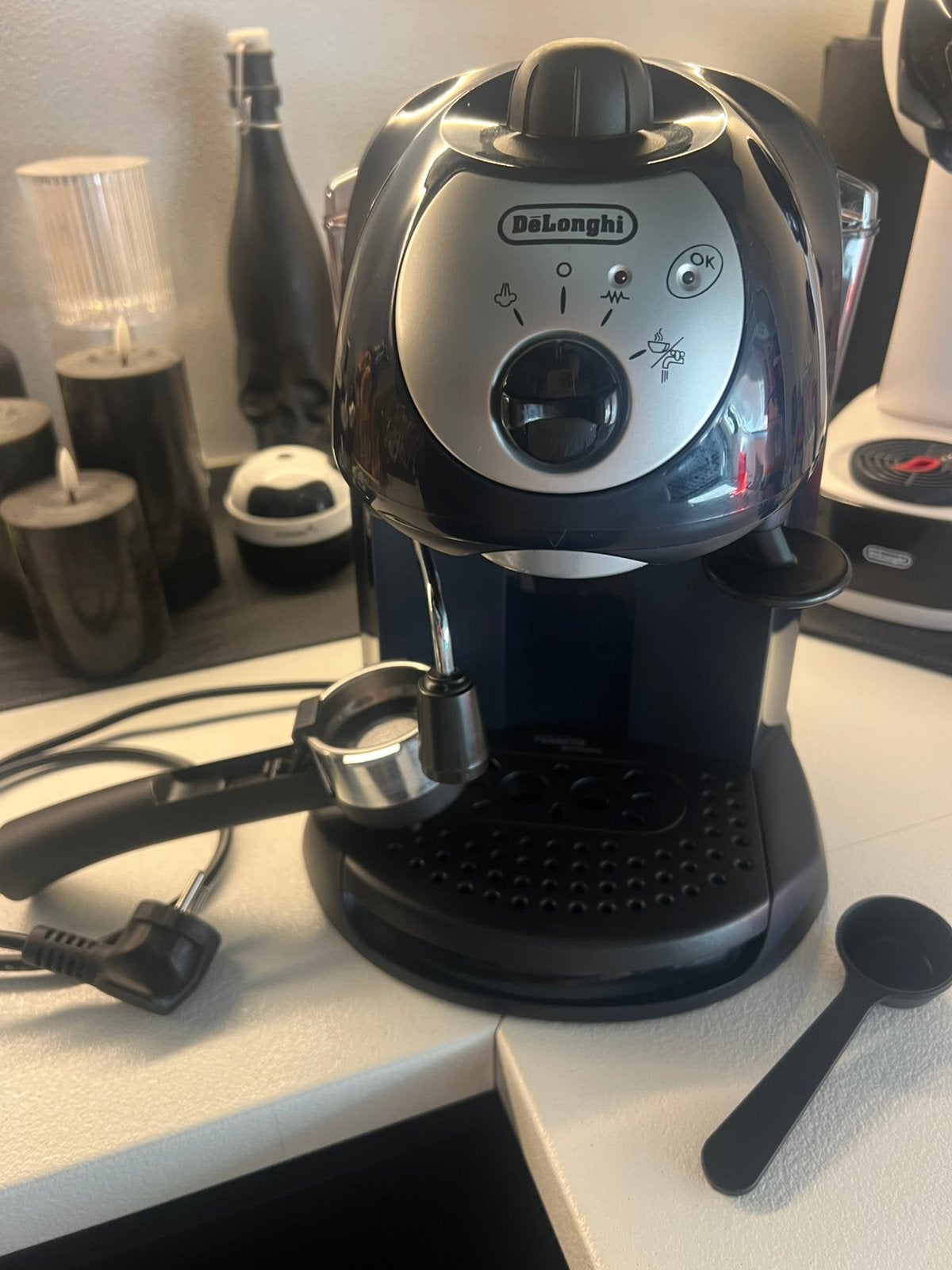 Machine à café Delonghi, Enlèvement ou Envoi, Comme neuf