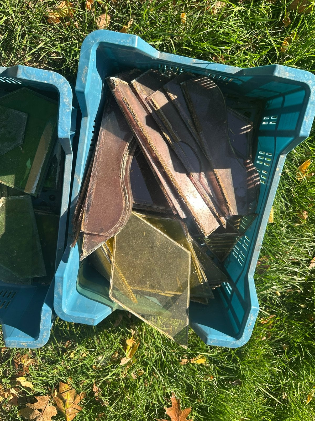 Kistje met geel en mauve glas, Ophalen, Gebruikt, Glas, Geel