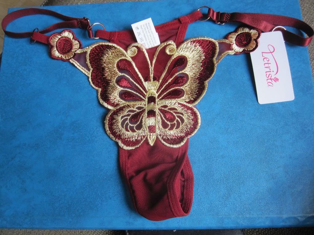 String sexy avec papillon rouge foncé (NOUVEAU), Vêtements | Femmes, ANDERE, Enlèvement ou Envoi, Rouge, String