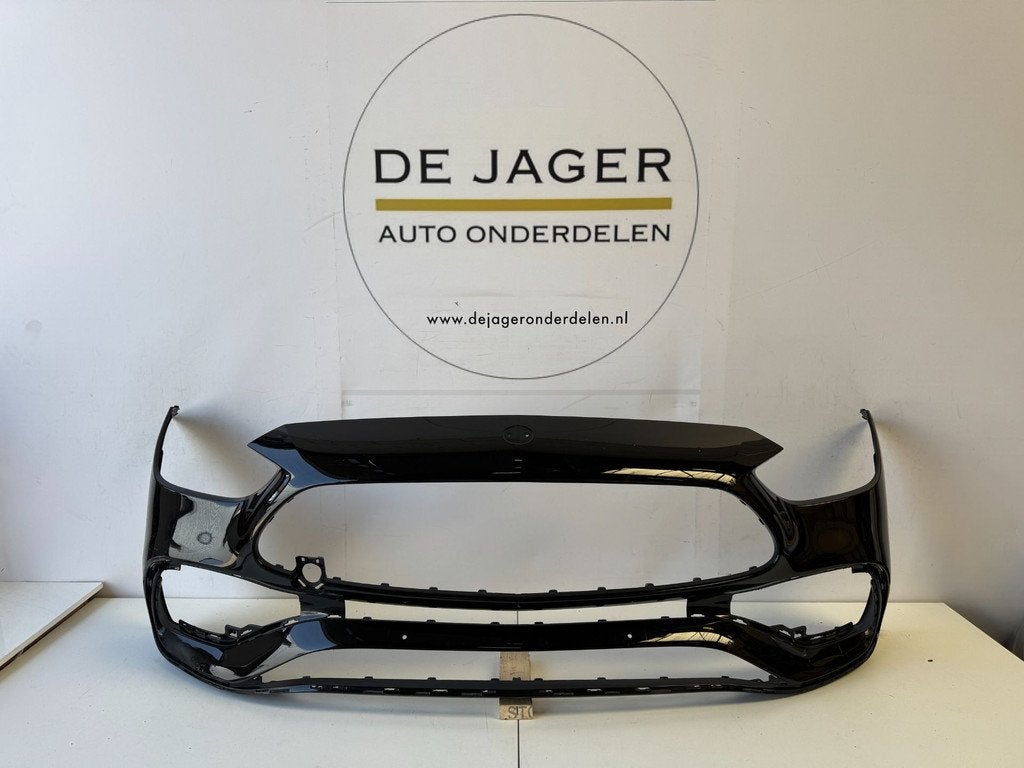 MB C KLASSE W206 AMG VOORBUMPER BUMPER PDC A2068858401 2021-, Gebruikt, Mercedes-Benz AG, Voor, Mercedes-Benz