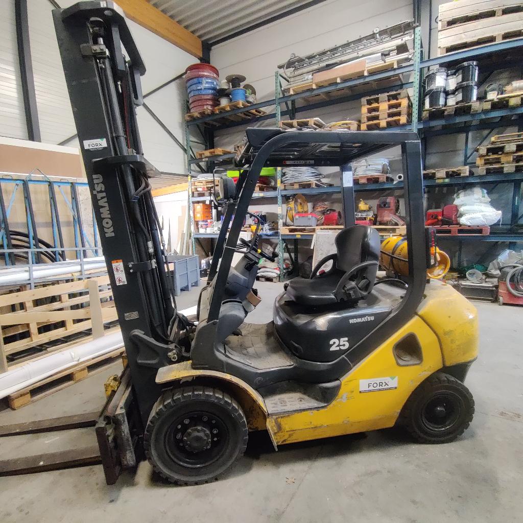 Heftruck te koop - 2500kg - gas, Zakelijke goederen, Machines en Bouw | Heftrucks en Intern transport, Komatsu, Heftruck, 2000 tot 3000 kg