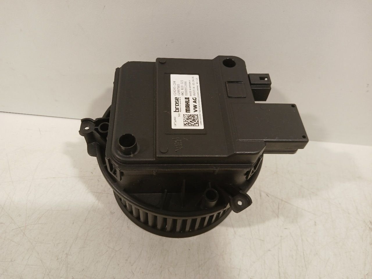 Kachel ventilator motor Audi A4, Onderdelen@venauto.nl, Van der Ven Autorecycling B.V., Ettenseweg 76, 4706 PB Roosendaal, The Netherlands