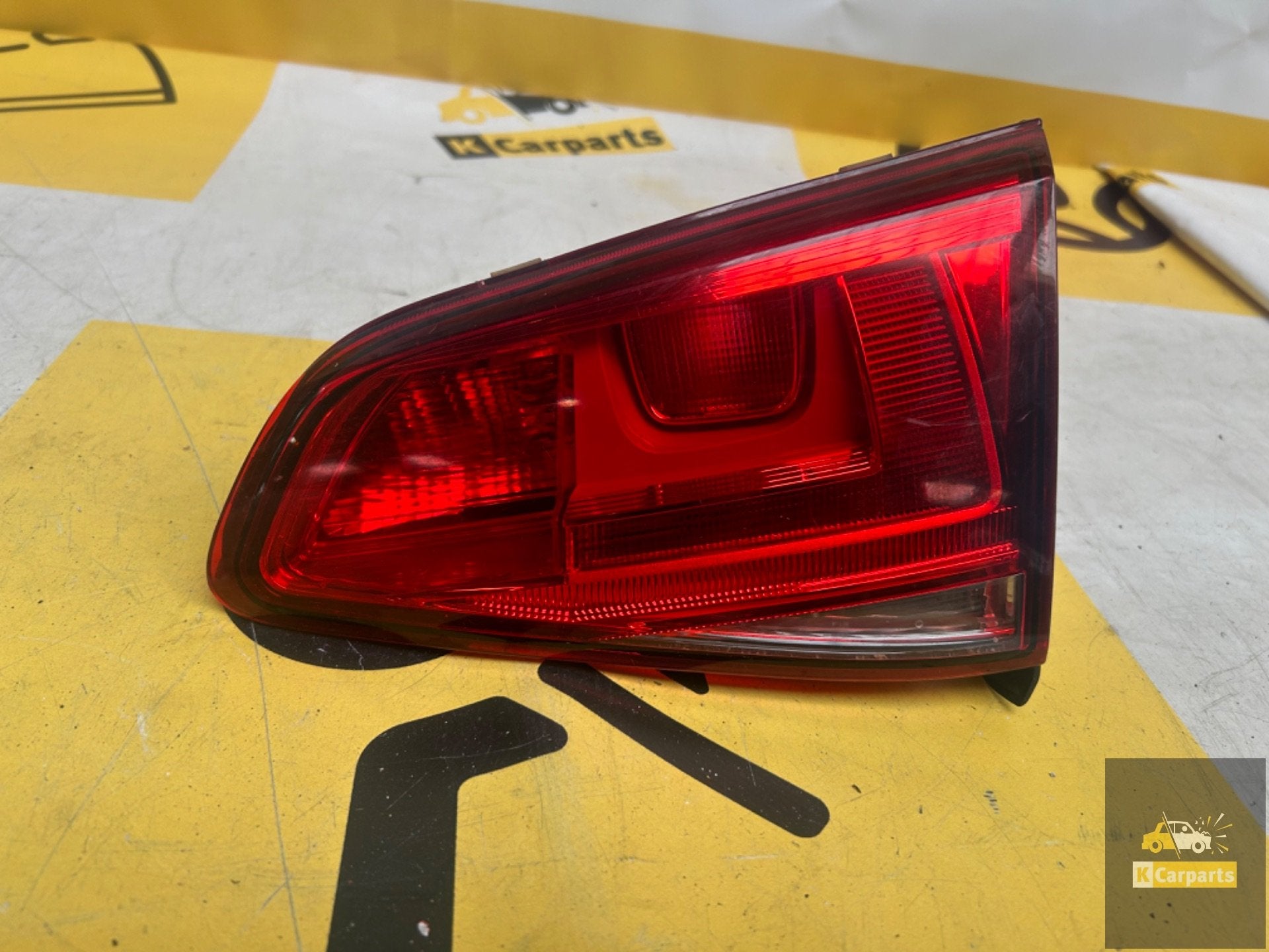 Achterlicht RECHTS BINNEN Volkswagen Golf 7 5G0945094AC, Info@fabrikant.eu, Fabrikant BV, Gebruikt, Fabrikantstraat 1
1000 AA  Amsterdam, NL