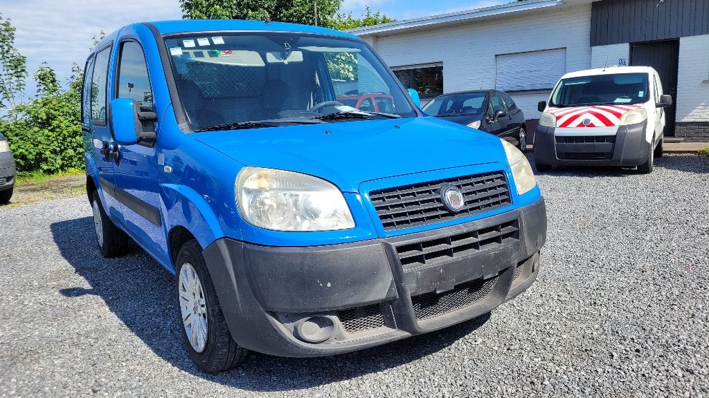 fiat doblo 1.6i/CNG 137000km AIRCO 2009 !! EERST LEZEN !!, Auto's, Bestelwagens en Lichte vracht, Voorwielaandrijving, Stof, 4 cilinders