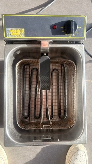 Professionele friteuse met rolgrill van 8 liter, Ophalen, Gebruikt, Fornuis, Frituur en Grillen