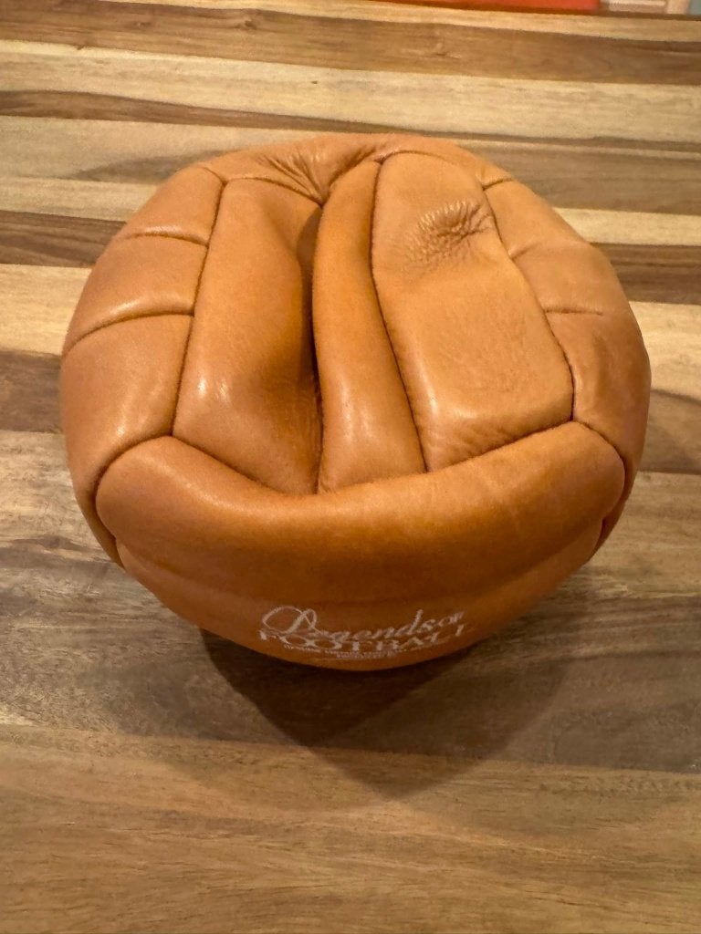 Vintage Leren Voetbal – Legends of Football, Ophalen, Zo goed als nieuw, Overige typen