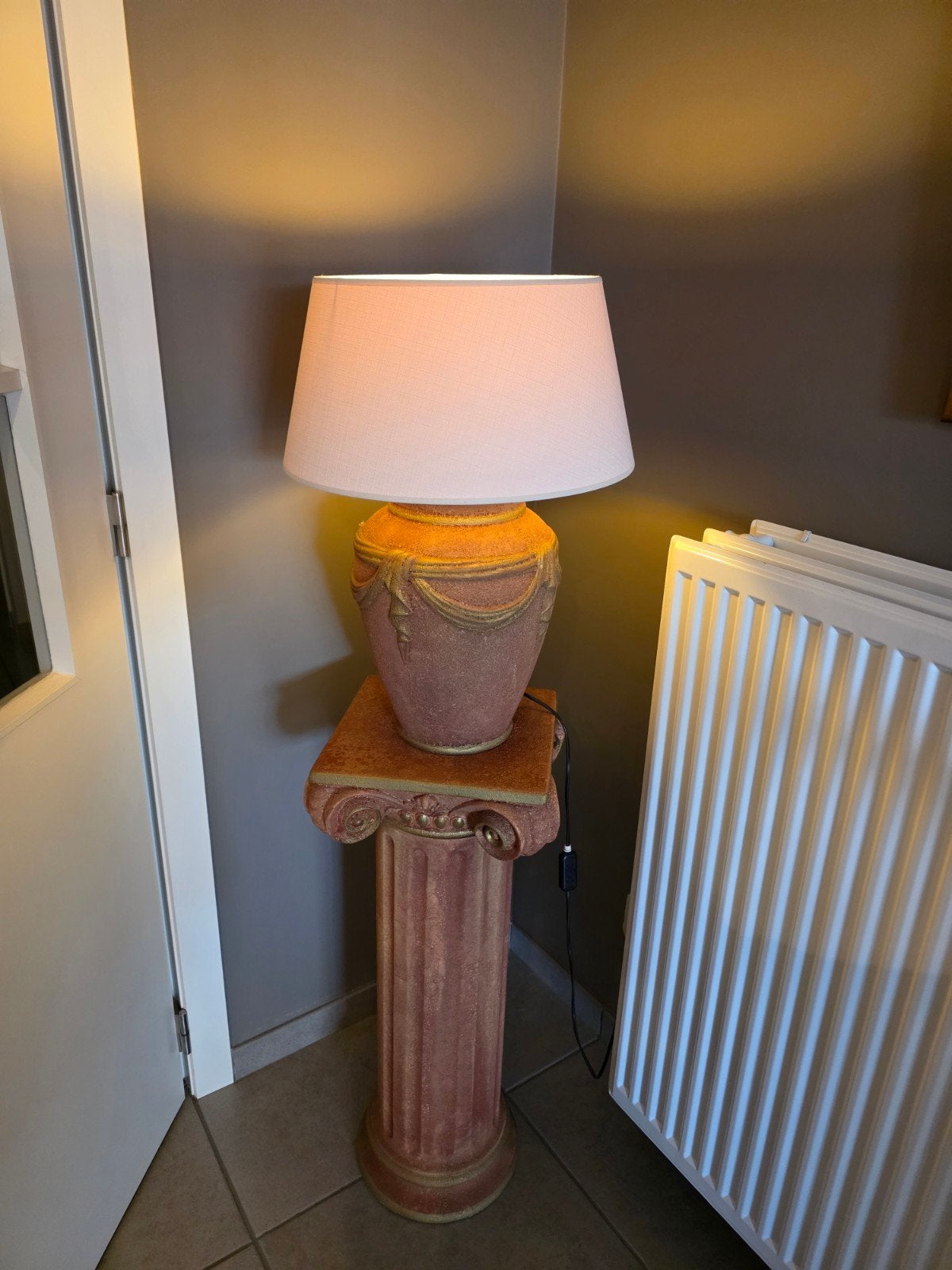 staande lamp op zuil. in perfecte staat., Ophalen, Zo goed als nieuw, E27 (groot), 150 tot 200 cm