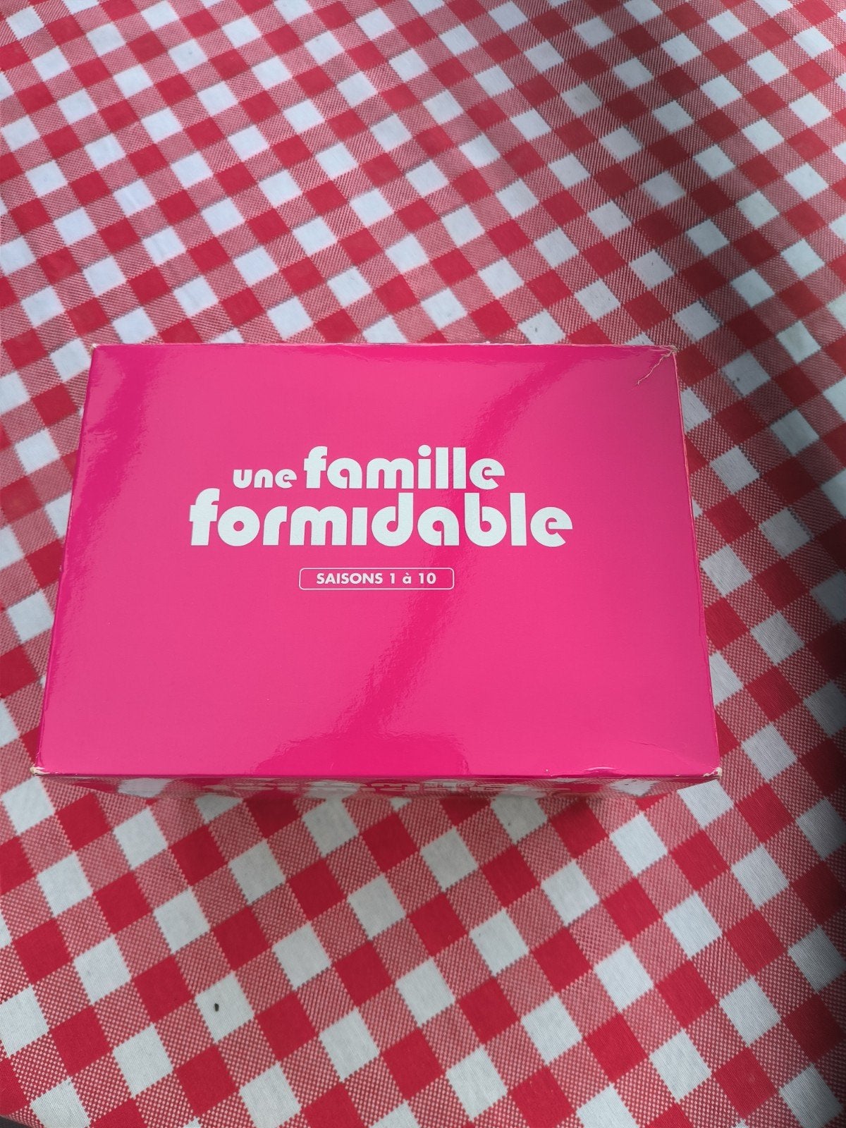 coffret de 10 DVD une famille formidable, Cd's en Dvd's, Seizoen 1, Ophalen of Verzenden, Zo goed als nieuw, Komedie