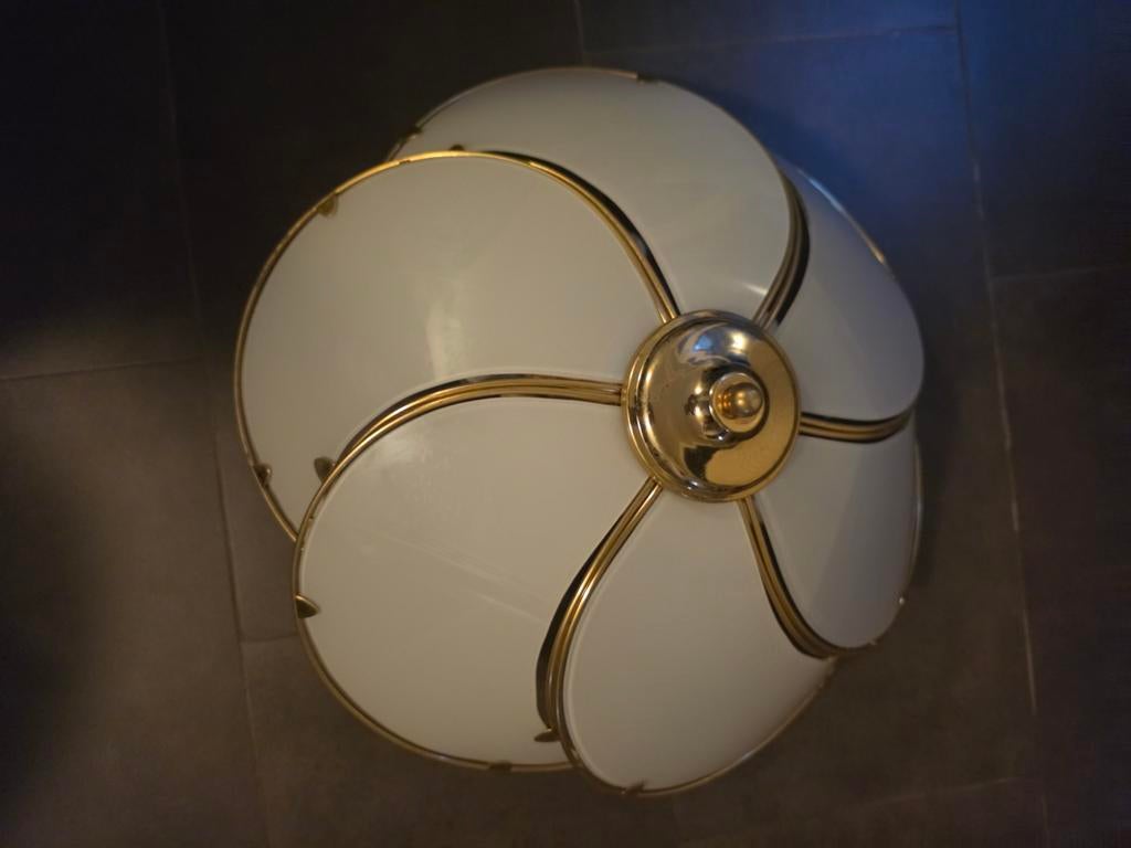 Klassieke plafondlamp, Enlèvement