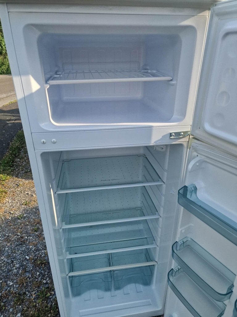 Frigo congélateur friac A+ tres propre fonctionne tres bien, Electroménager, Réfrigérateurs & Frigos, Classe énergétique A ou plus économe