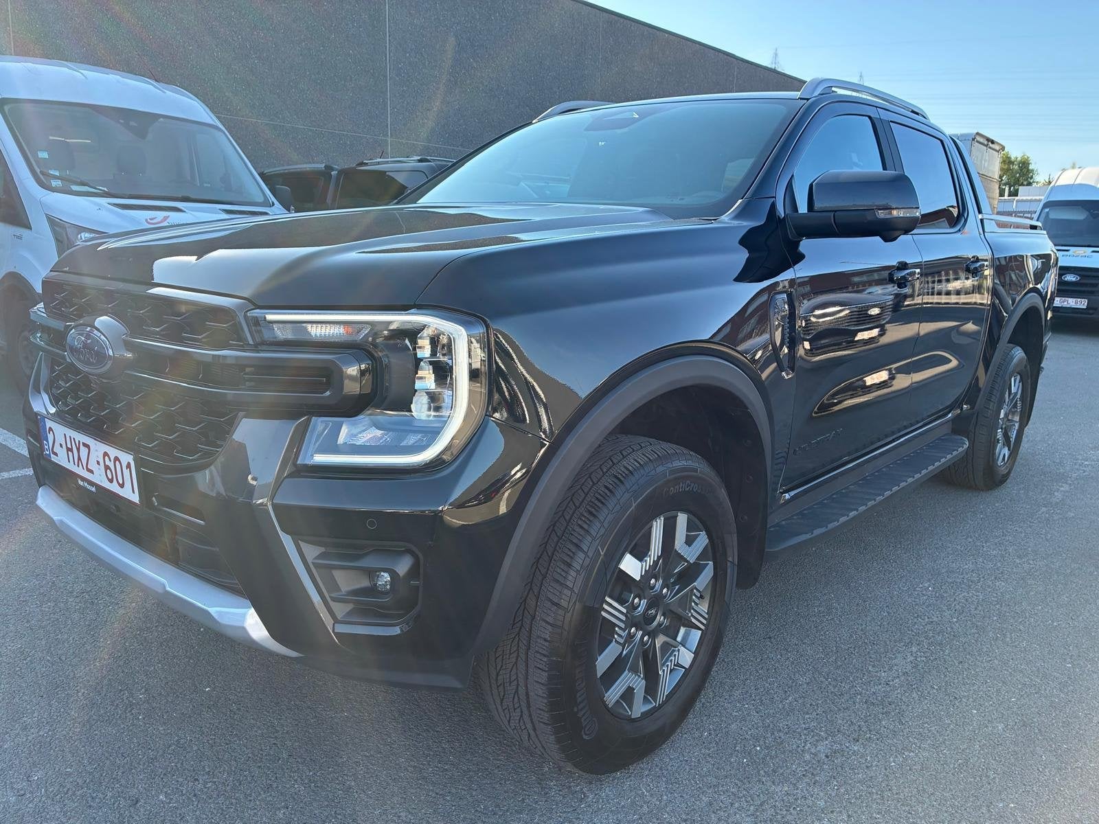 Ford Ranger 2.3i PHEV Wildtrak - Shutter - 360 view - Trekha, 4 portes, Entreprise, 16 kWh, Electronic Stability Program (ESP)
