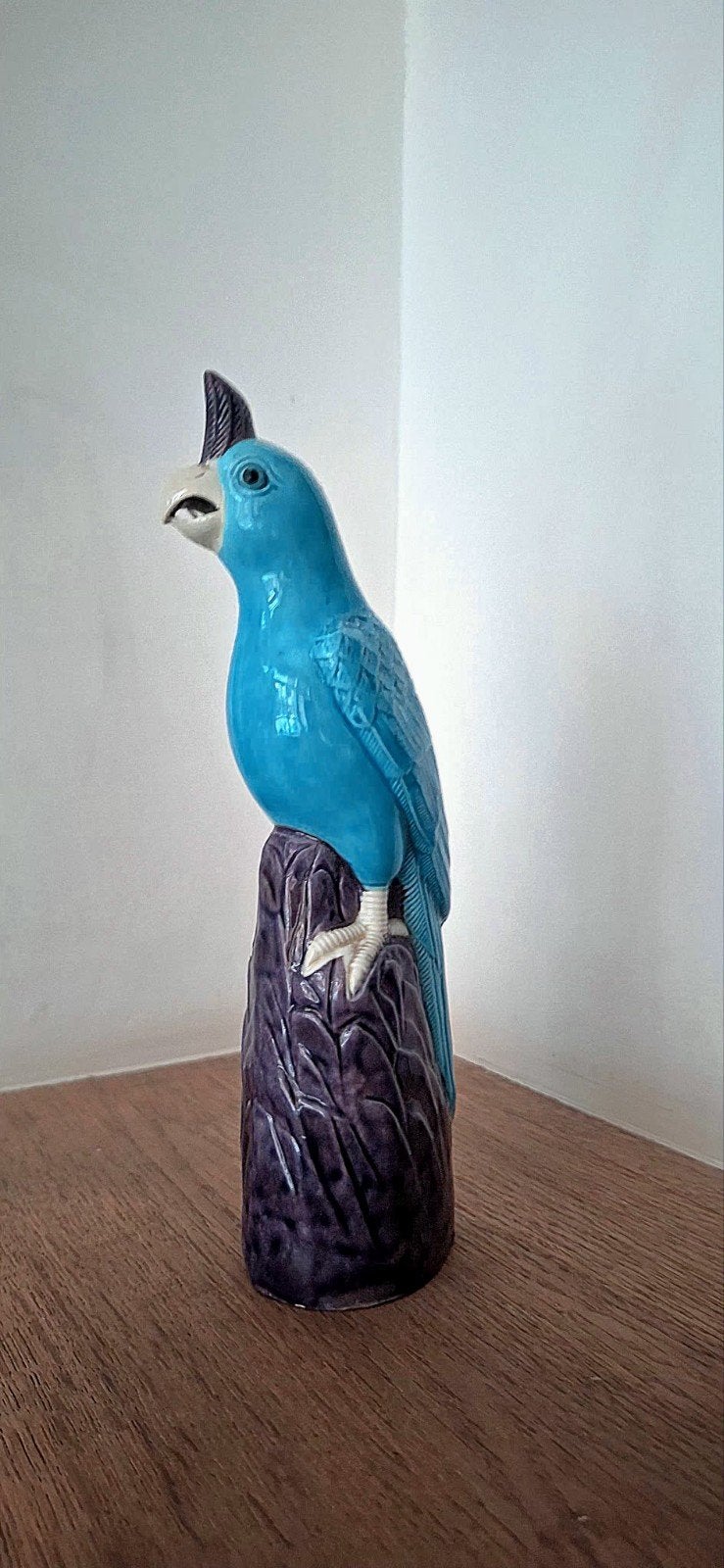 Perroquet en porcelaine, Antiquités & Art, Pierre/céramique, Sculpture, 26 cm, Enlèvement ou Envoi