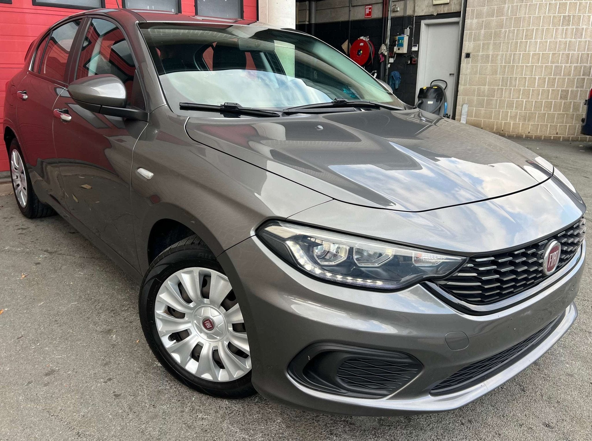 Fiat Tipo 1.4i Easy + CLIM + NAVIGATION (bj 2017), Auto's, Gebruikt, Euro 6, 4 cilinders, 95 pk