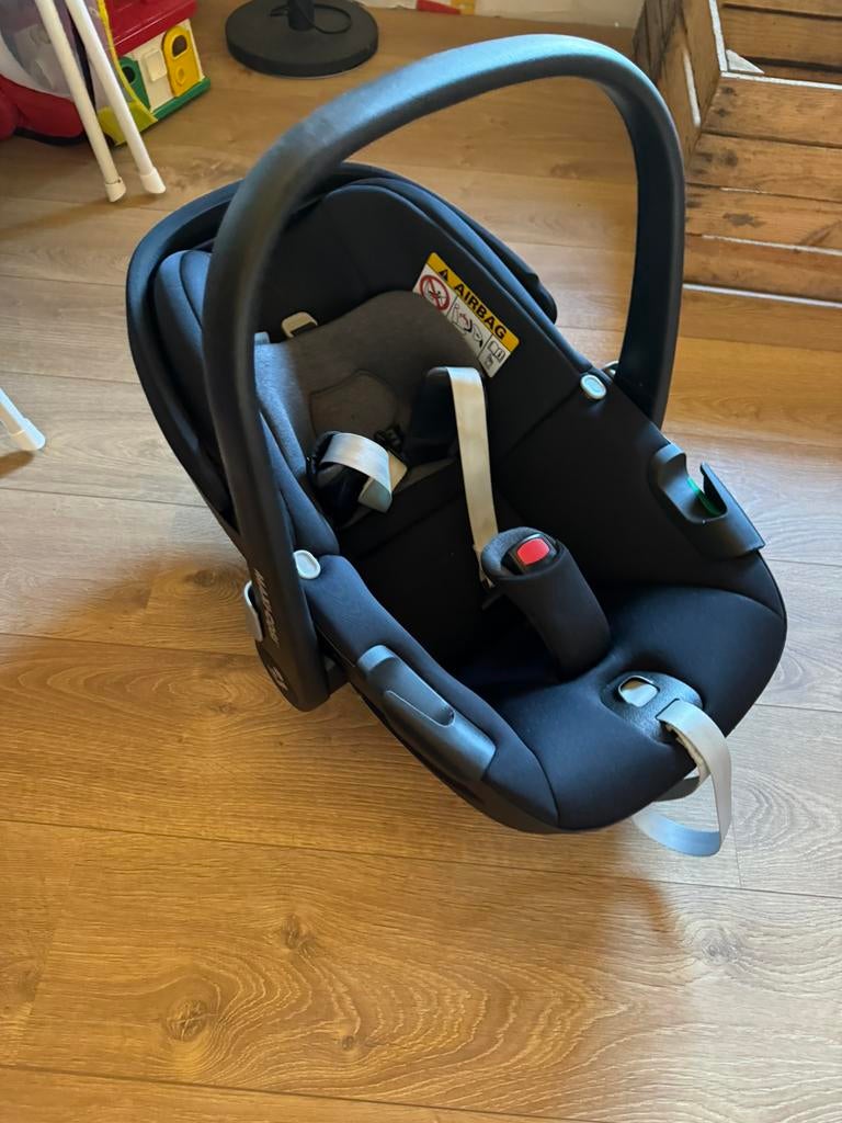 Maxi cosi met verkleiner, Kinderen en Baby's, Ophalen, Zo goed als nieuw