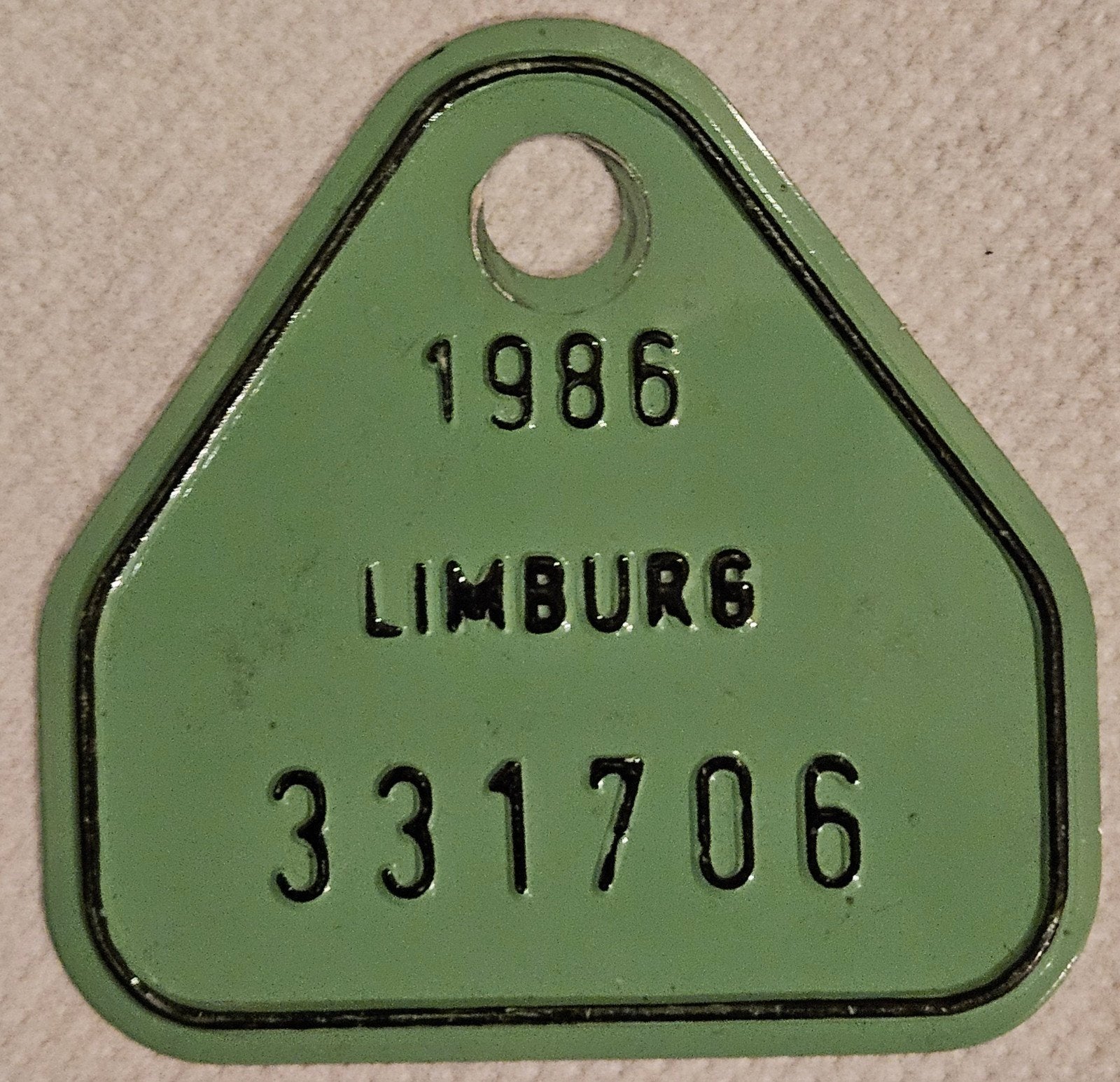 Plaque de branchement de vélo Limburg 1986 331706
Cet objet, Collections, Broches, Pins & Badges, Enlèvement ou Envoi
