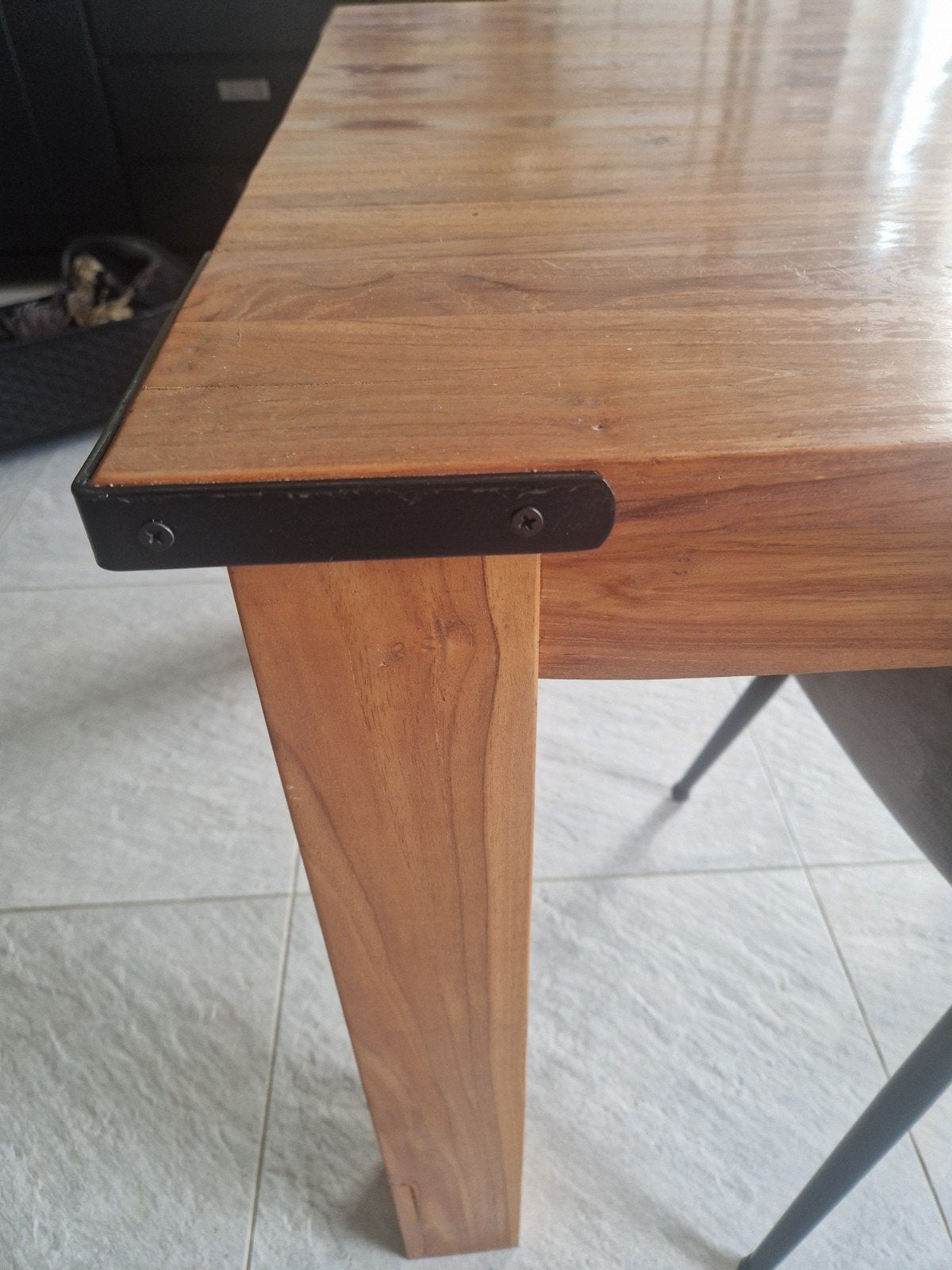 robuuste zware tafel met gietijzer versterking aan het blad, Ophalen, Eikenhout, 200 cm of meer, 50 tot 100 cm