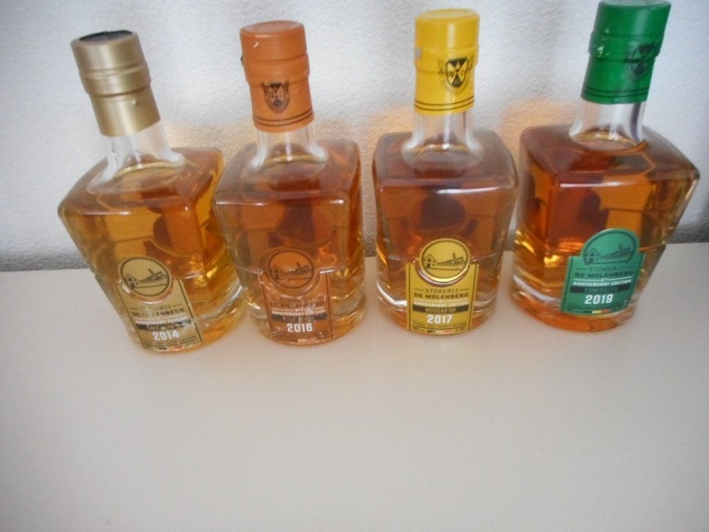AANGEBODEN CAROLUS WHISKY VAN STOKERIJ MOLENBERG., Verzamelen, Overige gebieden, Overige typen, Nieuw, Ophalen of Verzenden