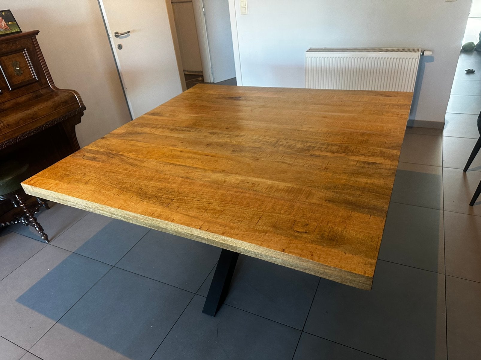 Table à manger carrée en bois – 150x150 cm, Maison & Meubles, 150 à 200 cm, Cinq personnes ou plus, 150 à 200 cm, Enlèvement