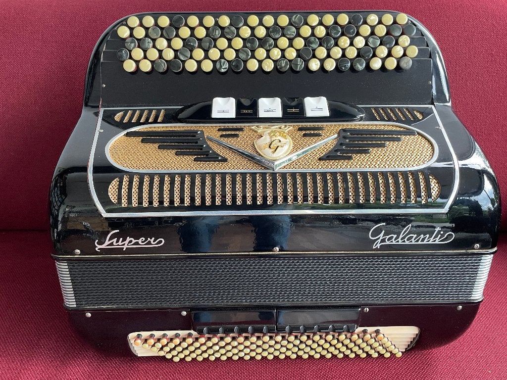 Mooie italiaanse Galanti Super accordeon.120bas.4korig.DO3., Musique & Instruments, Enlèvement ou Envoi, Utilisé, Avec bretelles