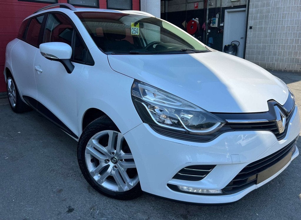 Renault Clio 1.2i Limited + CLIM + NAVIGATION (bj 2017), Gebruikt, Euro 6, 4 cilinders, Wit