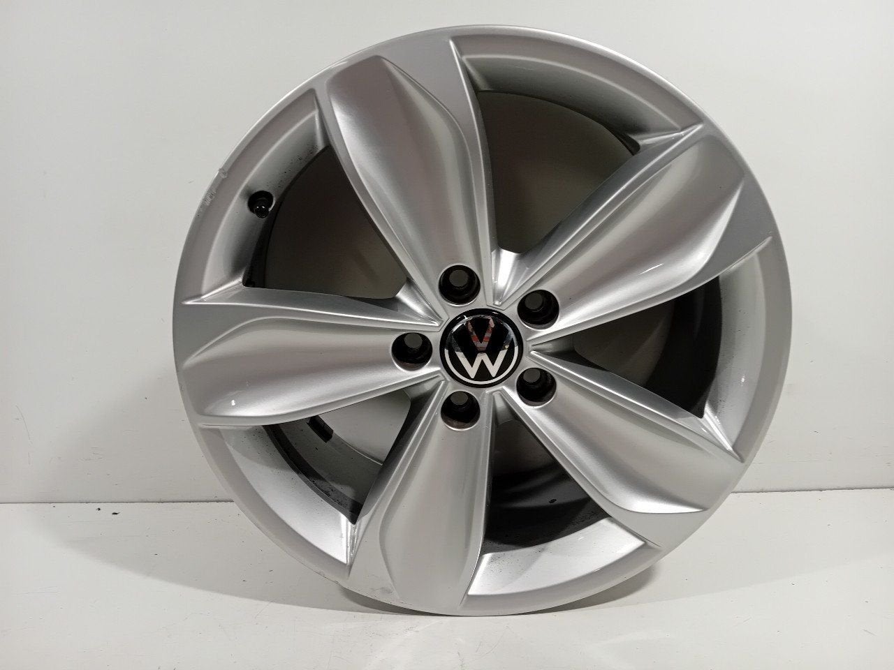 Velg Volkswagen Passat, Auto-onderdelen, Banden en Velgen, Onderdelen@venauto.nl, Van der Ven Autorecycling B.V., Gebruikt, Ettenseweg 76, 4706 PB Roosendaal, The Netherlands