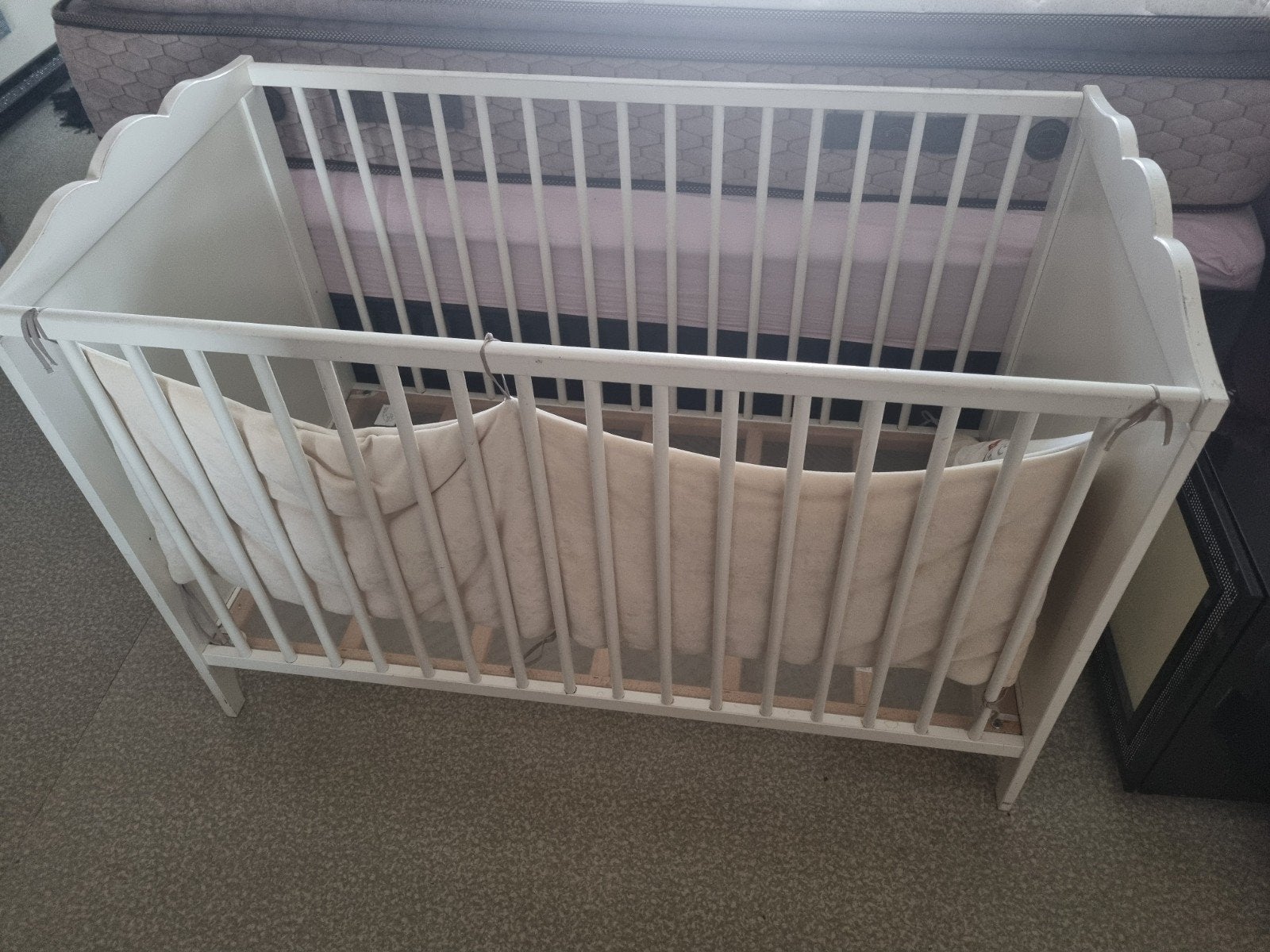 babybed ledikant met ikea vyssa matras, Ophalen, Ledikant
