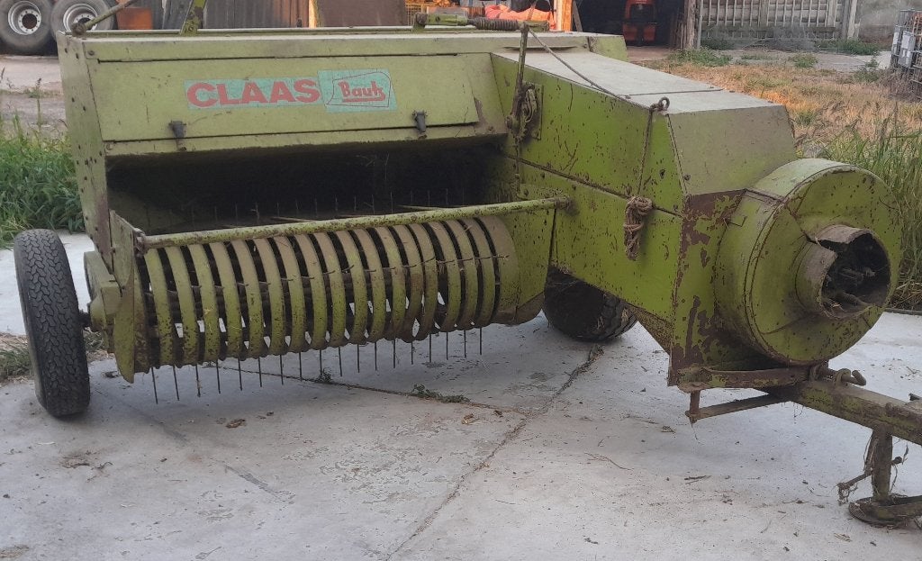 Hooipers kleine pakjes Claas, Ophalen