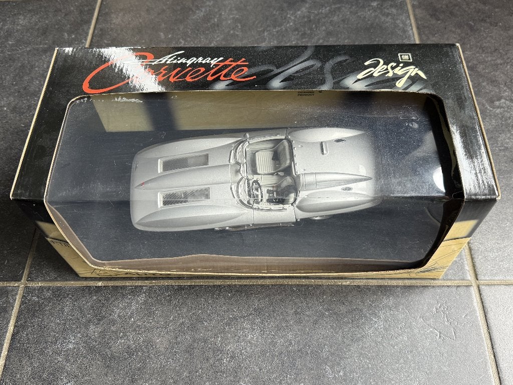 AutoArt 1/18 Chevrolet Corvette Stingray GM Design 1959, Ophalen of Verzenden, Zo goed als nieuw, Auto, Autoart