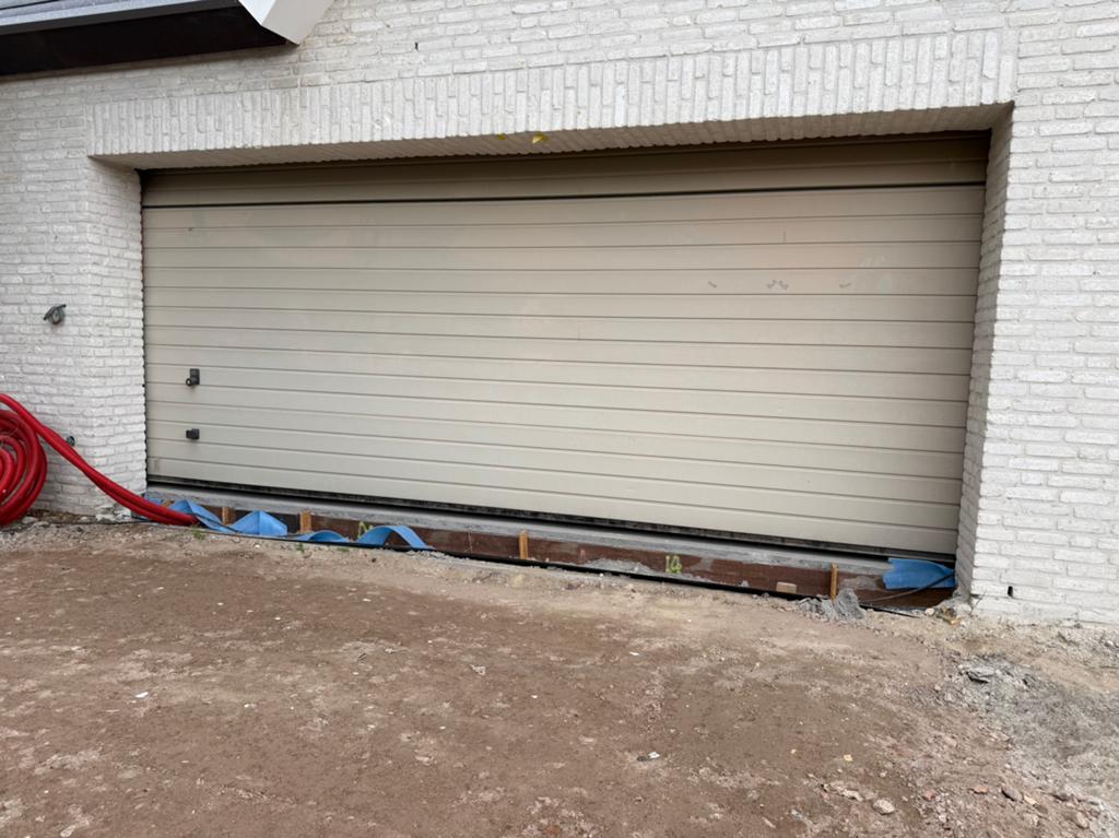 Garagepoort 5 meter, Bricolage & Construction, Volets, 200 cm ou plus, Fonctionnement électrique, Enlèvement, Utilisé