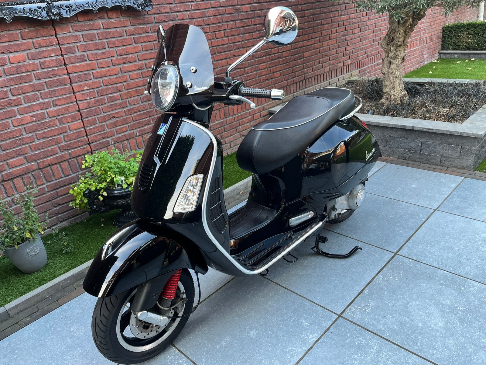 Vespa 300 GTS Super weinig kilometers, Fietsen en Brommers, Ophalen, Gebruikt, Vespa S, 49 cc