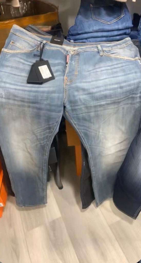 D2 jeans, Ophalen, Zo goed als nieuw
