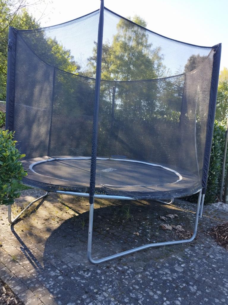 Trampoline Salta 305, Enlèvement