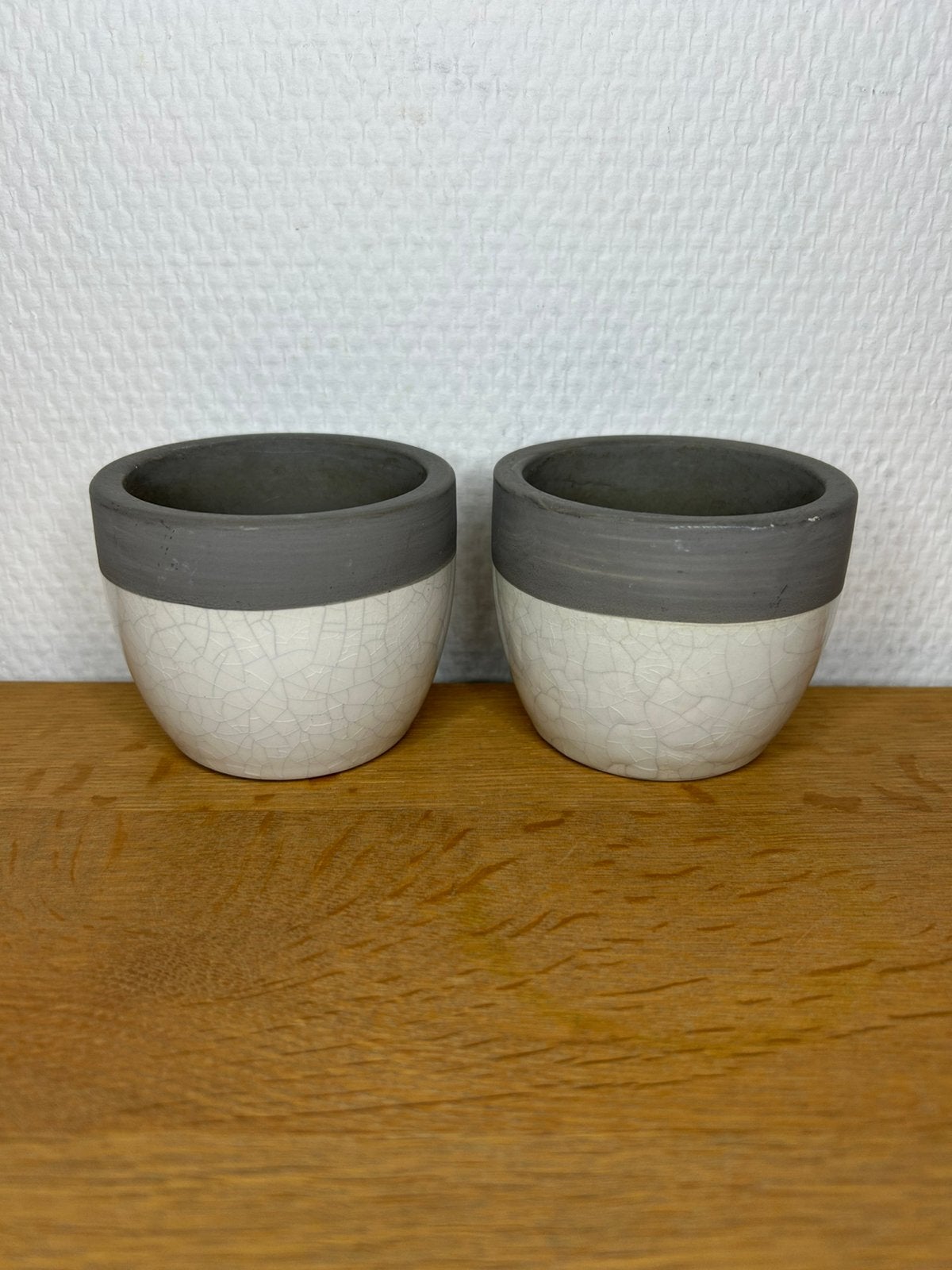 Set 2 kleine wit grijze bloempotten, Rond, Binnen, Ophalen of Verzenden, Zo goed als nieuw