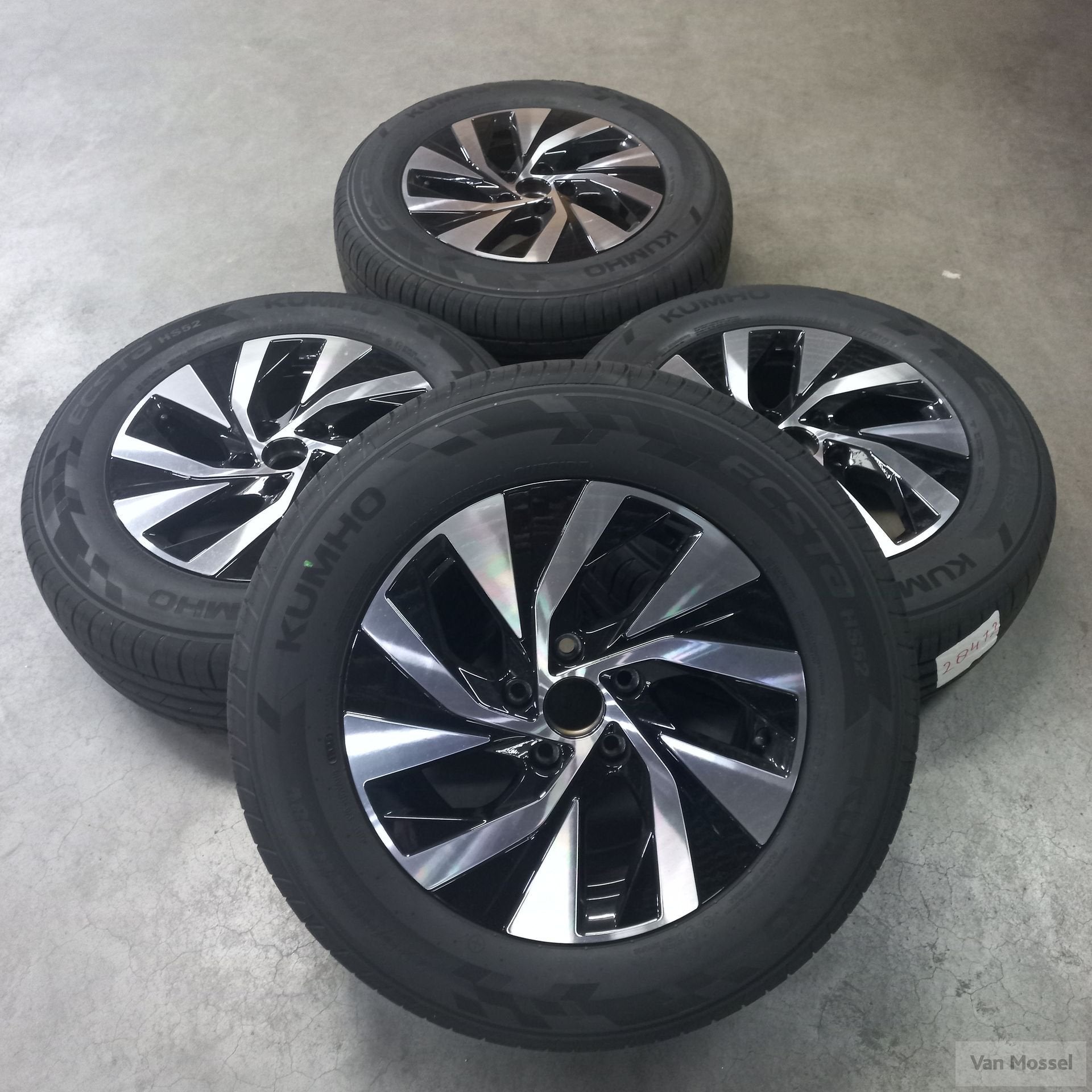 Volkswagen Tayron Kumho Ecsta HS52 225/60/R16 98V, Autos : Pièces & Accessoires, Pneus et Jantes, 16 pouces, Véhicule de tourisme