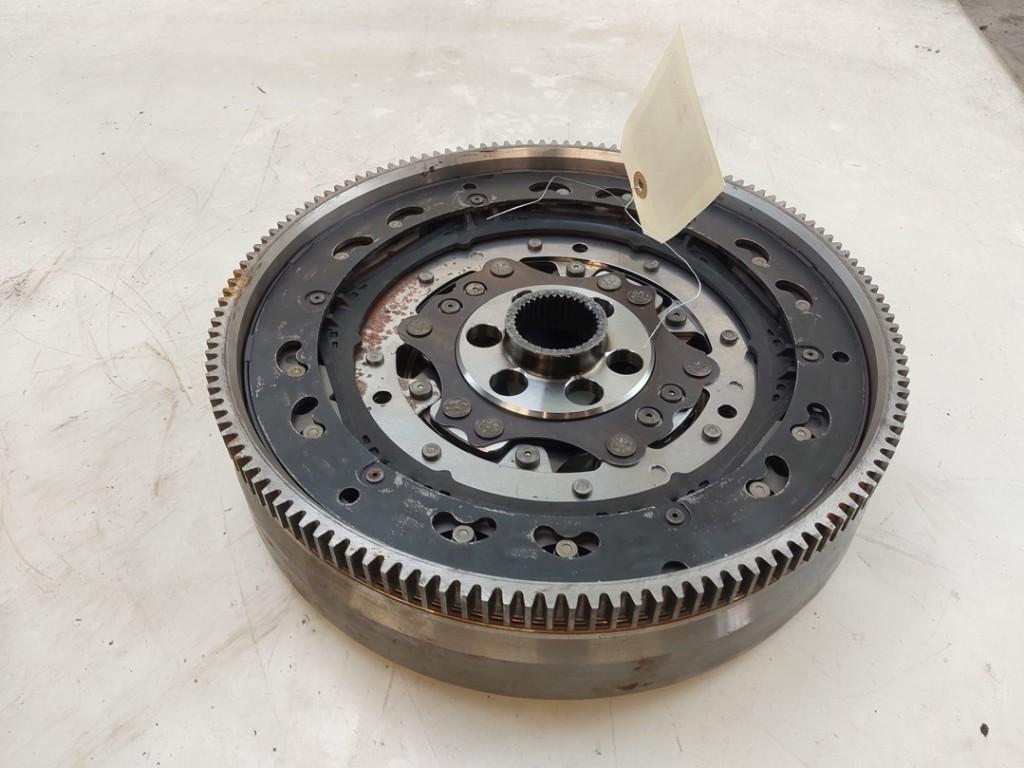 VLIEGWIEL DUBBELE MASSA ABS Transporter T6 (|04L105266AE|), Auto-onderdelen, Gebruikt, Volkswagen