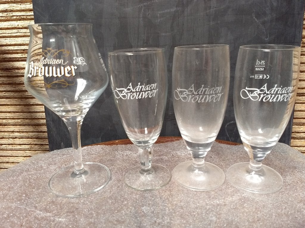 Roman - Adriaen Brouwer  - 4 verschillende glazen, Ophalen of Verzenden, Nieuw, Glas of Glazen, Overige merken