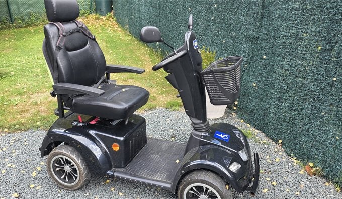 zo goed als nieuwe Scootmobiel, Diversen, Ophalen, Zo goed als nieuw, 16 km/u of meer, 46 km of meer