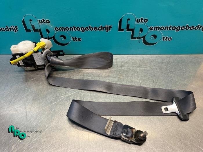 Ceinture de sécurité avant droite d'un Honda HR-V (HR-V 99, Honda, -, 3 mois de garantie, Utilisé