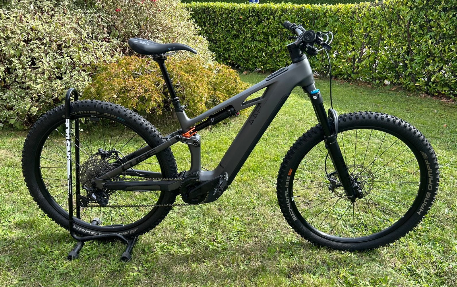 VTT Électrique CUBE STEREO HYBRID ONE 44, Ophalen, Zo goed als nieuw