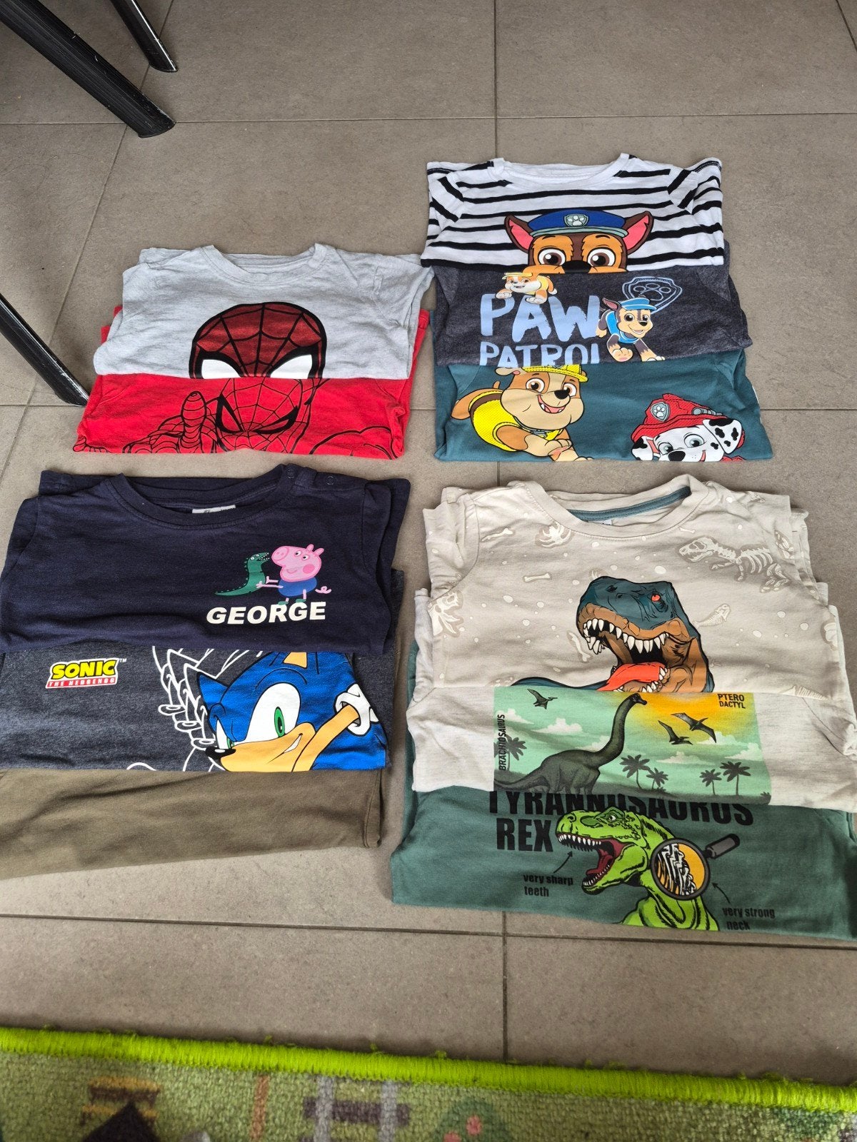 11 t- shirts met lange mouwen maat 98-104 3-4 jaar, Enfants & Bébés, Vêtements enfant | Taille 104, Enlèvement