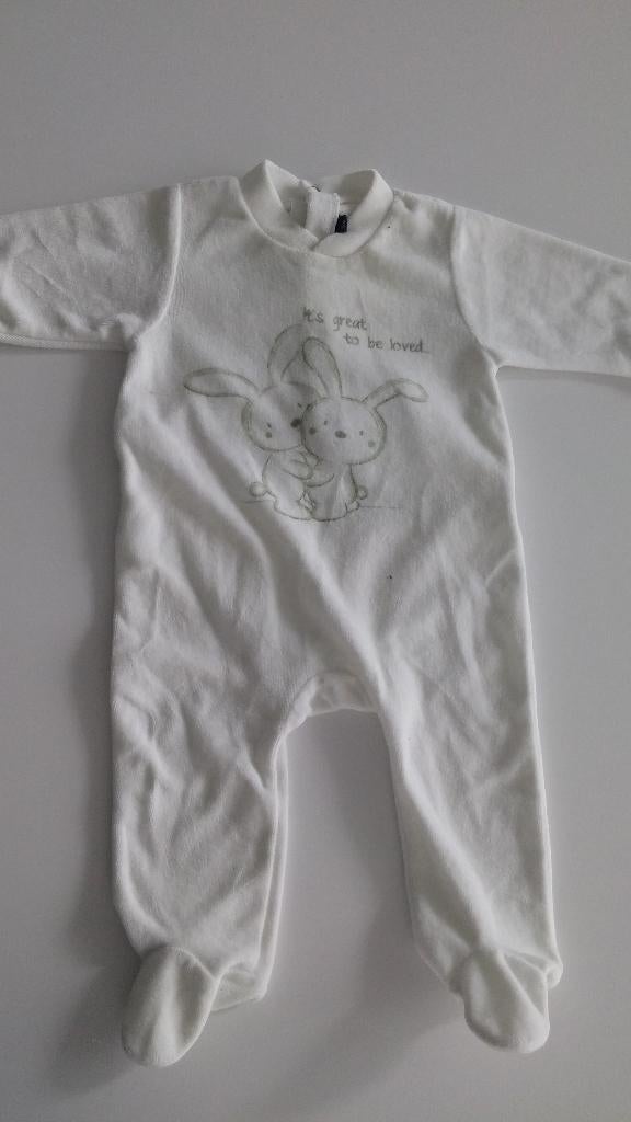 Costume/pyjama blanc avec 2 lapins taille 68, Garçon, Dreamland, Enlèvement ou Envoi, Costume