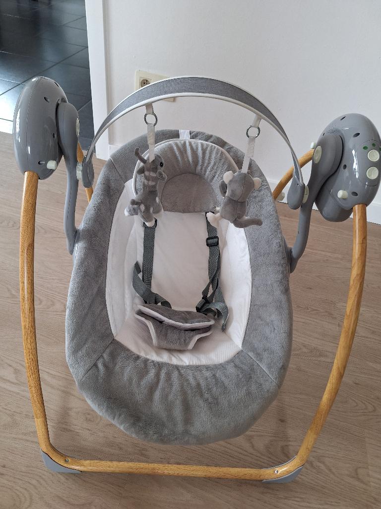 Schommelstoel van Bo Jungle met muziekje, Kinderen en Baby's, Wipstoeltjes, Schommelstoel, Verstelbaar, Zo goed als nieuw, Ophalen