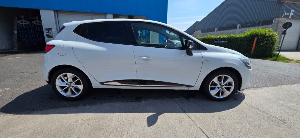 renault clio 1124  cc met 87000 km met tal van optie s, Voorwielaandrijving, Stof, https://public.car-pass.be/vhr/831309ff-e947-4da1-89bf-554ca426af91