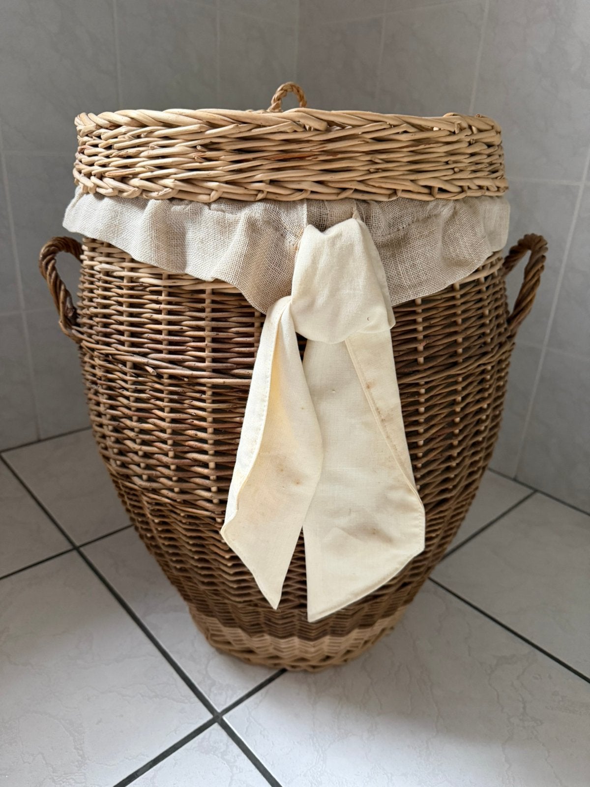 Mooie grote rotan linnenmand / wasmand met deksel (60x50 cm), Enlèvement, Comme neuf, Brun, Panier à linge
