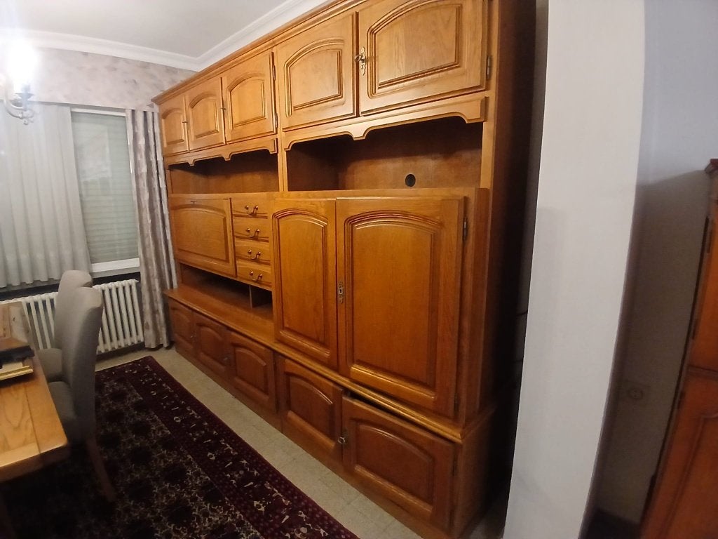 Eiken kast, Ophalen