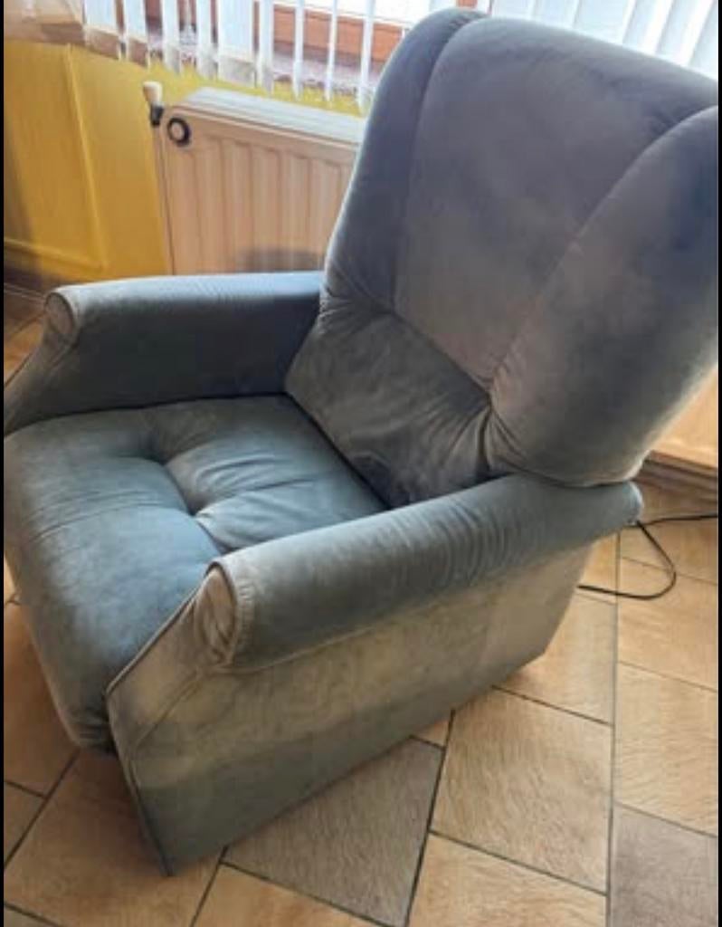 Fauteuil médicalisé de qualité en bon état, Ophalen, Gebruikt