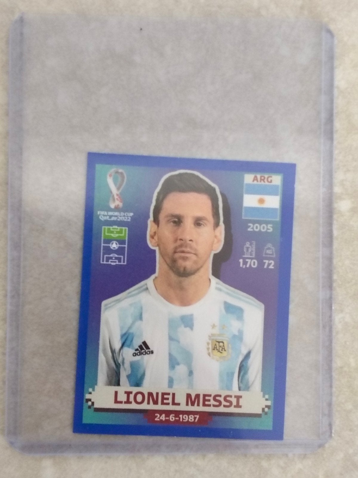 Panini sticker WK Qatar USA edition Lionel Messi blauw, Ophalen of Verzenden, Sticker