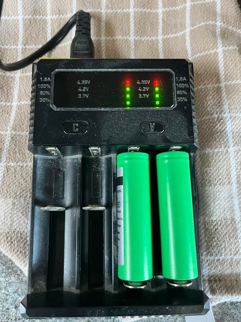 Chargeur piles, Ophalen of Verzenden, Zo goed als nieuw