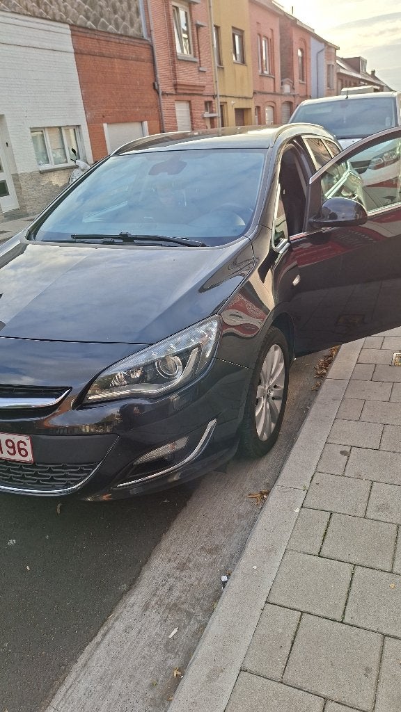 Opel astra euro 6b, Voorwielaandrijving, Euro 6, 4 cilinders, Zwart