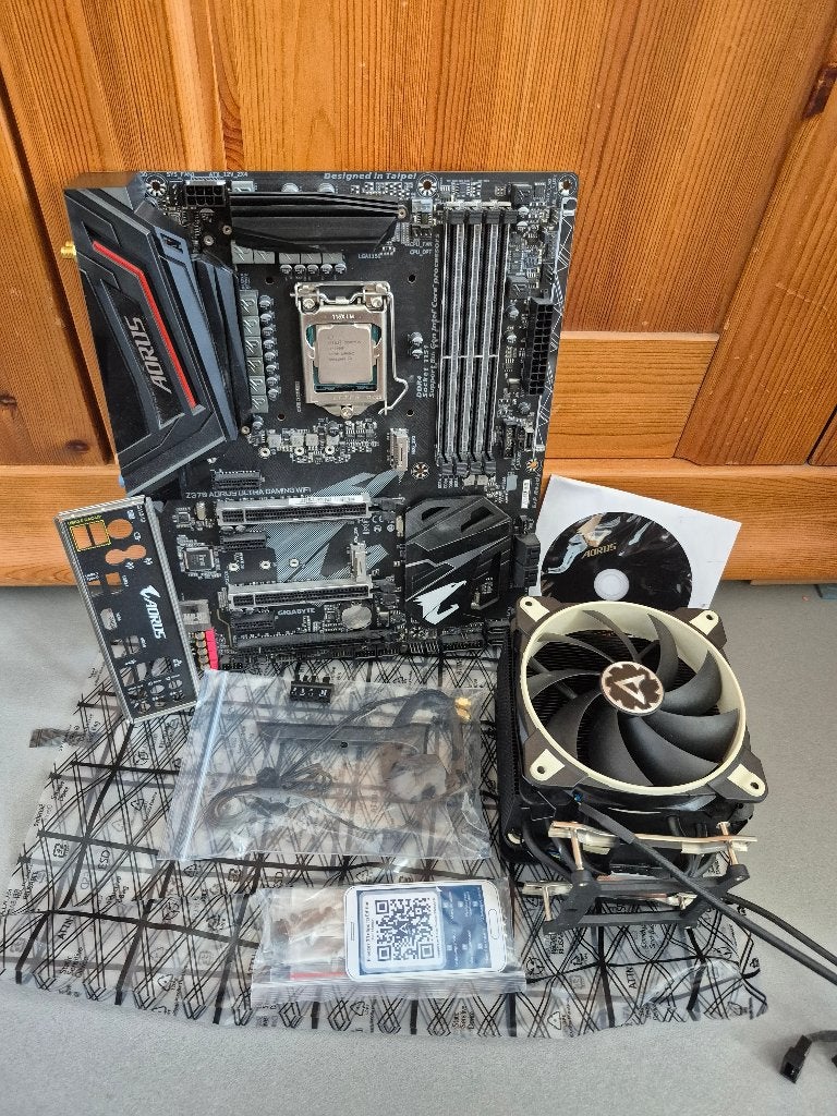CPU + MB combo Intel i5-9400F +Gigabyte Z370 Wifi, Computers en Software, Processors, Gebruikt, 6-core, 4 Ghz of meer, Ophalen